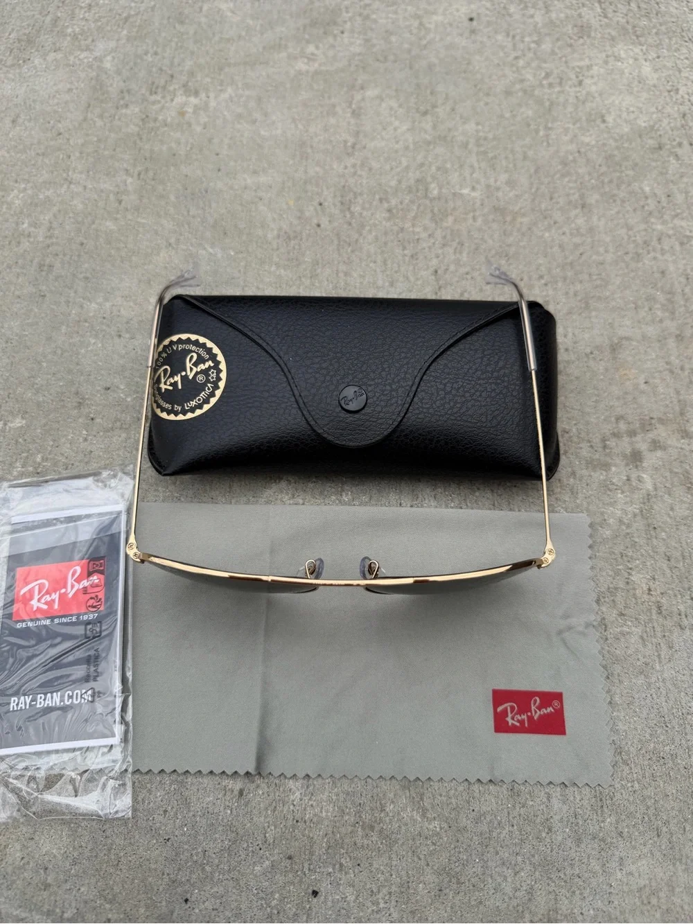 RayBan RB3025 Aviator Sunglasses G-15 Lens Gold Arista Frame